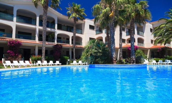 L'Hospitalet de l'Infant Apartment | AirCon Apartment Family Complex on the Beachfront · UHC COSTA LINDA