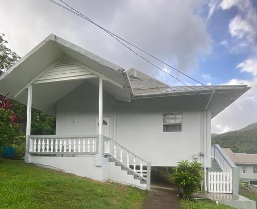 St. George's House | AirCon Cozy 3 Bedroom House