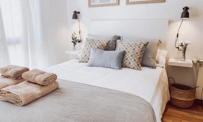 El Cristo y Buenavista Apartment | Aires de Montecerrao, plaza de garaje y WIFI gratis