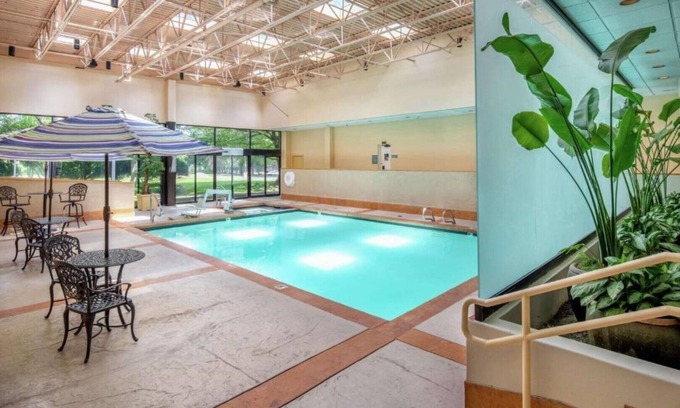 Southcenter House | Airport convenience near downtown Seattle
