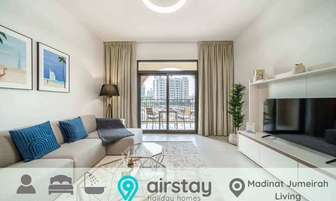 Umm Suqeim 3 Apartment | Airstay | Modern 1BR | Madinat Jumeirah