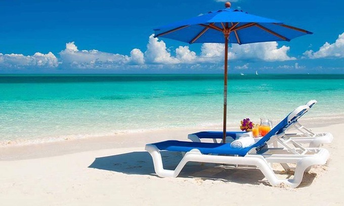 Atlantic Shores Villa | Airy coastal villa minutes from Miami Beach - 4 bed and 3 bath.