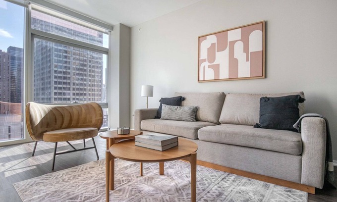 Streeterville Apartment | Airy Streeterville 1BR w/Indoor Pool, close to Navy Pier, by Blueground