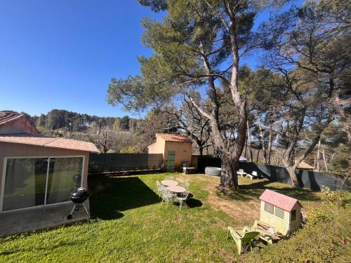 Est Apartment | Aix-en-Provence, Maison provençale au calme de la campagne avec Jacuzzi