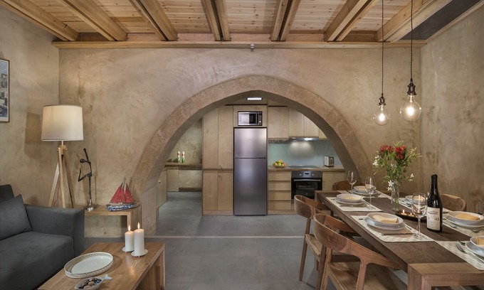 Old Town House | Akali Luxury House/Neoria Houses