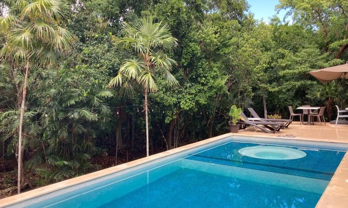 Akumal Apartment | Aku-Chic Newly furbished condo Jungle pool