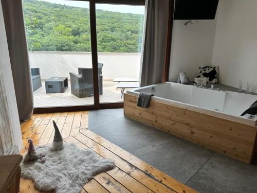 San Giovanni-Chiadino-Rozzol Bed & Breakfast | Al bosco incantato
