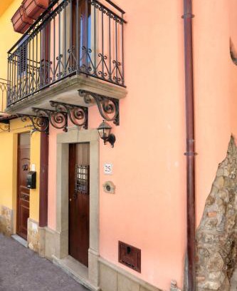 Brolo House | Al Castello