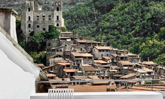 Dolceacqua Apartment | Al Castello