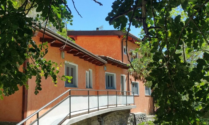 Alassio Apartment | ALASSIO WITH PRIVATE GARDEN, TV/Wi-Fi, BARBECUE, MOTORINO 50 CC