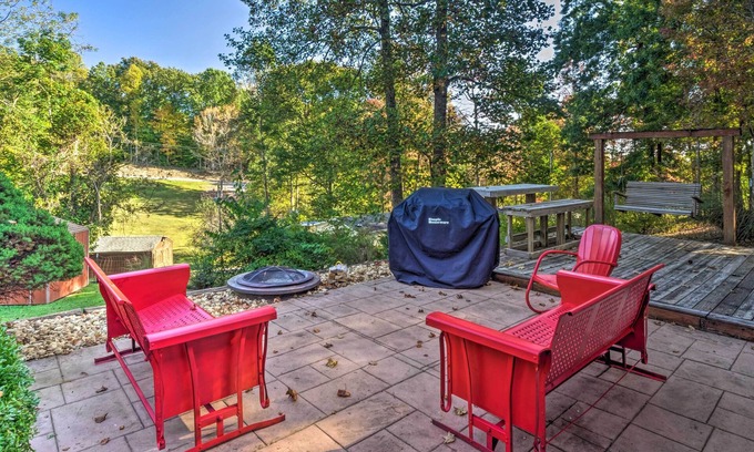 Albany House | Albany Home < 1 Mi to Dale Hollow Lake!