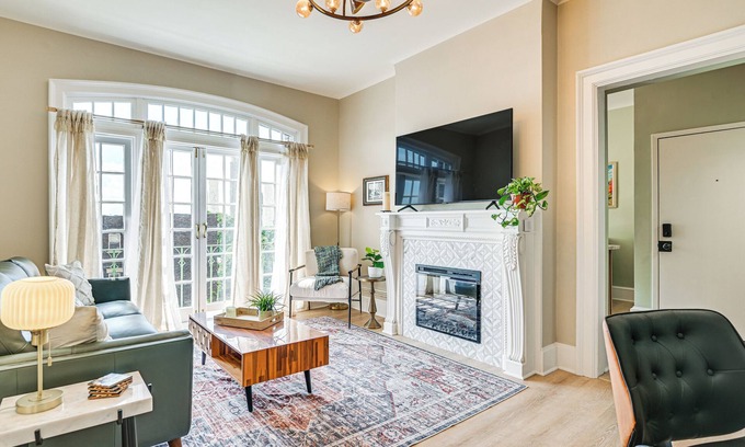 Albany Condo | Albany Vacation Rental w/State Capitol Views!