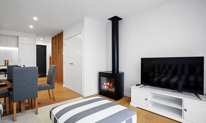 Albert Town House | Albert Town Views Sum