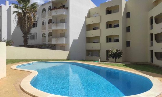 Montechoro Apartment | Albufeira. Apartment appreciated by tenants from several countries. (64 reviews)