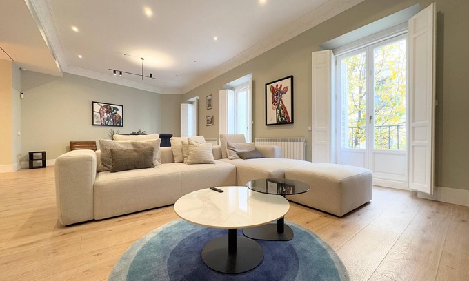 Recoletos Apartment | Alcalá Gate exquisite Luxury Seasonal