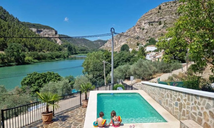 Tolosa House | ALCALA DEL JUCAR, Casa rural Rio Tranquilo 1 -Piscina privada-