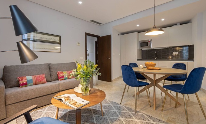 San Bernardo Apartment | Alcazar Gardens, 6 people