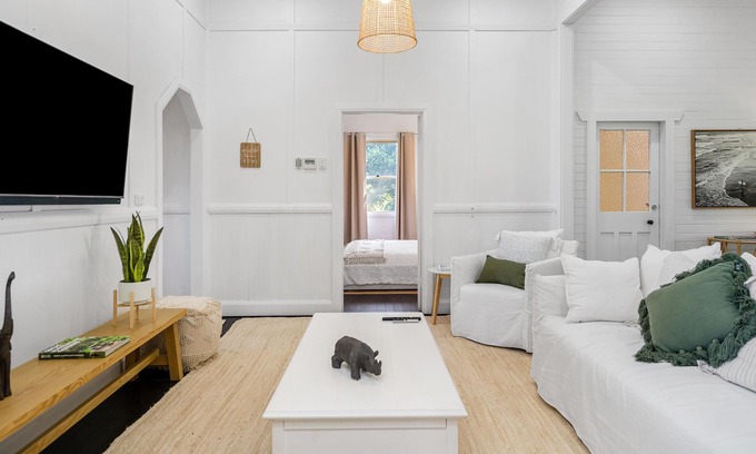 Knockrow House | Alcorn Cottage at Knockrow - Alcorn Cottage is your perfect Northern Rivers hinterland tree change farm stay getaway