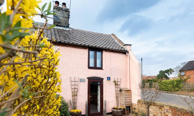 Snape House | Alde End Cottage - One Bedroom House, Sleeps 2