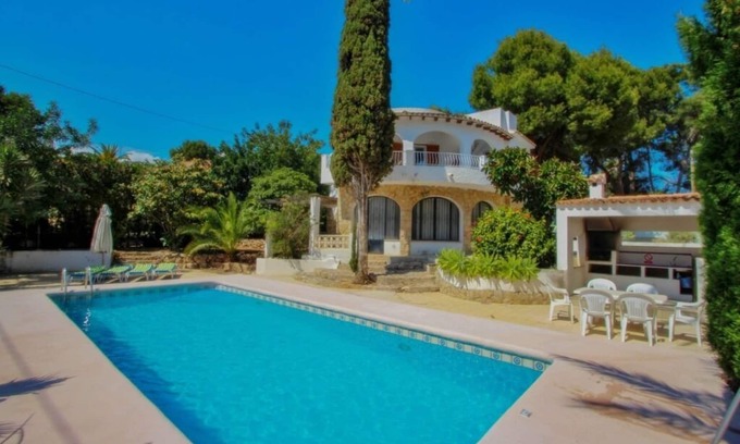 Moravit Villa | Aldebarán - Modern Interiors, Pool & Walk to Beach