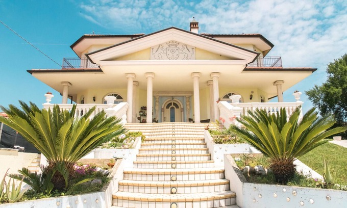 Collecorvino Bed & Breakfast | Alexander's Home