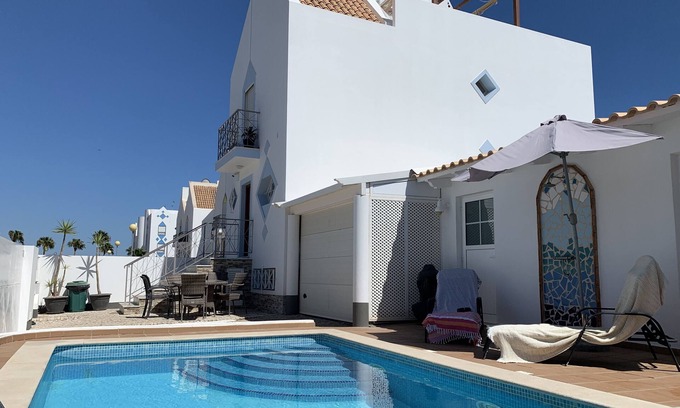 Manta Rota Villa | Algarve SandPerpetua!Relaxing beach house (max 6p), private pool, beach at 200m