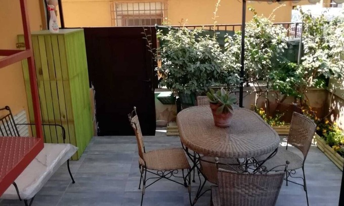 Pivarada Apartment | Alghero: Casa del Sole: Trivano Fronte Spiaggia Lido S. Giovanni con Giardinetto