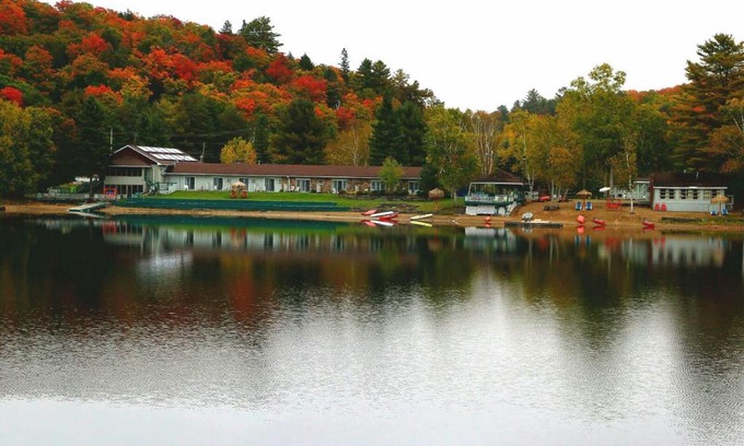 Algonquin Highlands Hotel | Algonquin Lakeside Inn