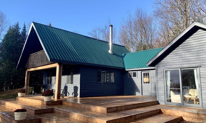 Nipissing Township Cottage | Algonquin Manitou Cottage & Lost Dog