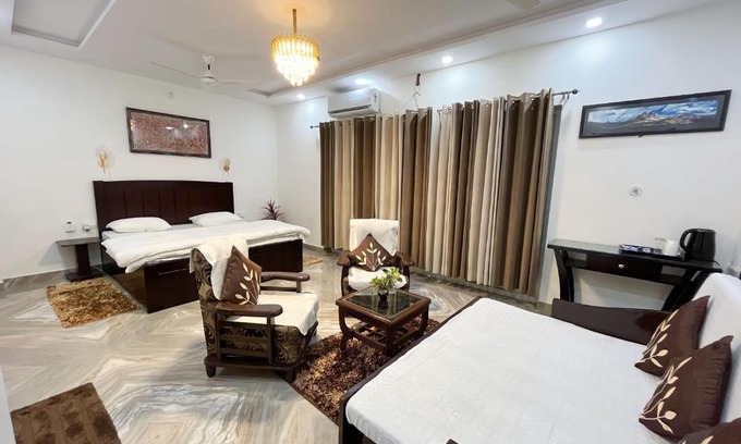 Taj Ganj Bed & Breakfast | Alibaba’s Indiana Homestay