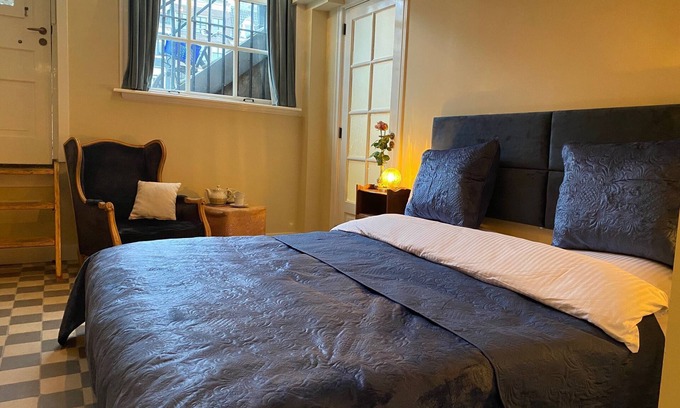 De Weteringschans Apartment | All Amsterdam sights and museums within walking distance!