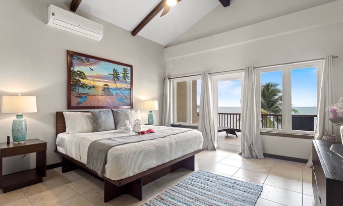 Surfside Villa | ALL INCLUSIVE Luxury Beachfront 4 Bed/4.5 Bath Villa near Placencia, Belize