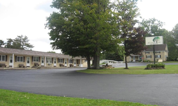 Town of Scriba Hotel | All Seasons Inn