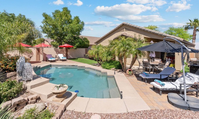 Chandler House | All Star Luxury 3 BR, Pool Home in Chandler