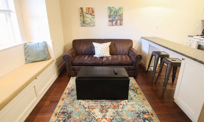 Bloomington Apartment | All the comforts of home