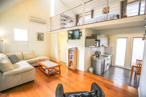 Bright House | Allambie Cottages - Villa 3