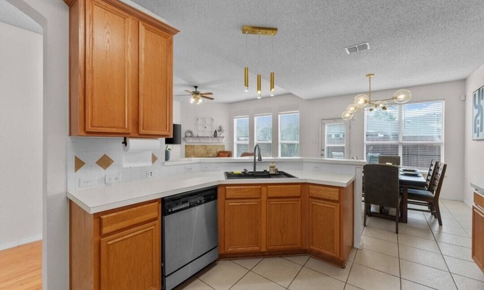 Allen House | Allen Spacious Family-Friendly Oasis w/Game Room*