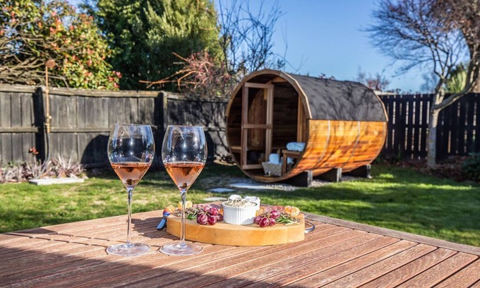Methven Apartment | Allen Street - Studio & Optional Private Sauna