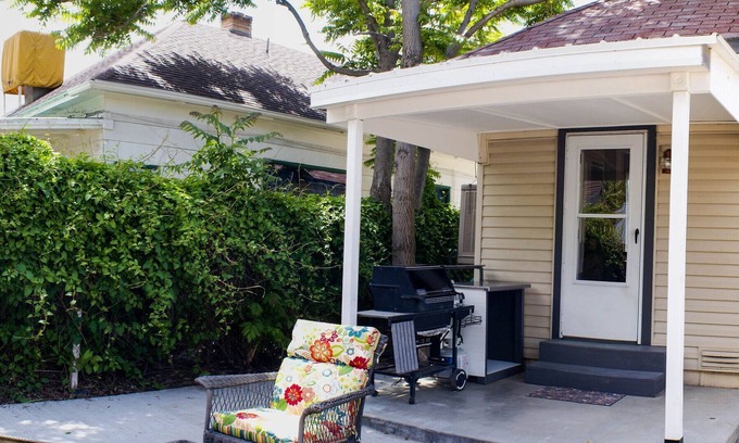 Grand Junction House | ALLERGY FRIENDLY, CLEAN & UPDATED DOWNTOWN COTTAGE - WALK TO EVERYTHING!