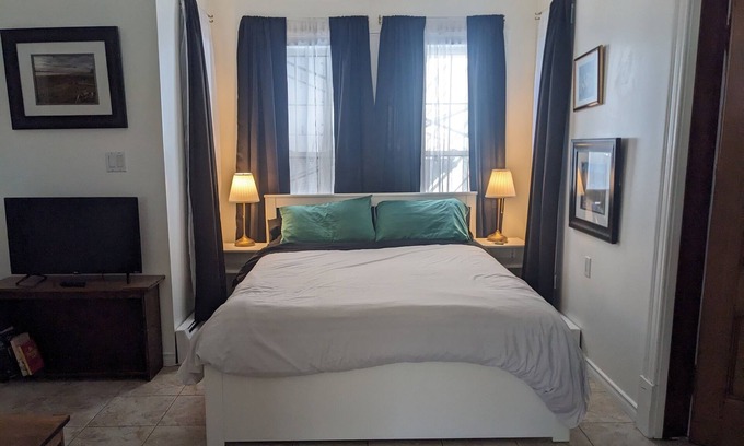 Wolfville Apartment | Alligator Suite - downtown Wolfville