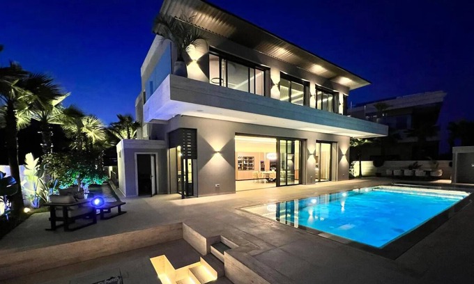 El Makina Villa | Allure Luxury Villa/ Golf
