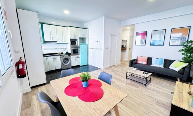 Casco Viejo Apartment | Almirante Okendo 4