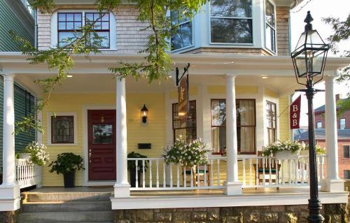 Newport Hotel | Almondy Inn Bed & Breakfast