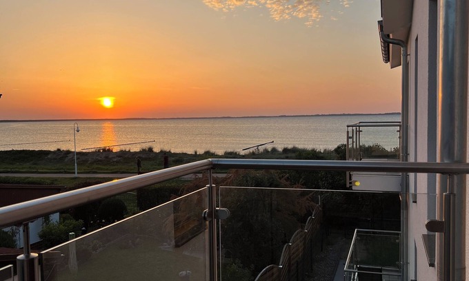 Glowe Apartment | Aloha Paradies first beach line with direct sea view in new building, Glowe, Baltic Sea