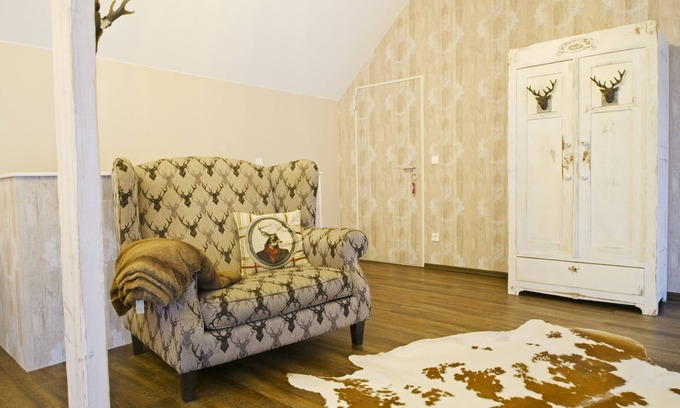 Niederkruechten House | AlpacaView Lodge - Gatehouse -
