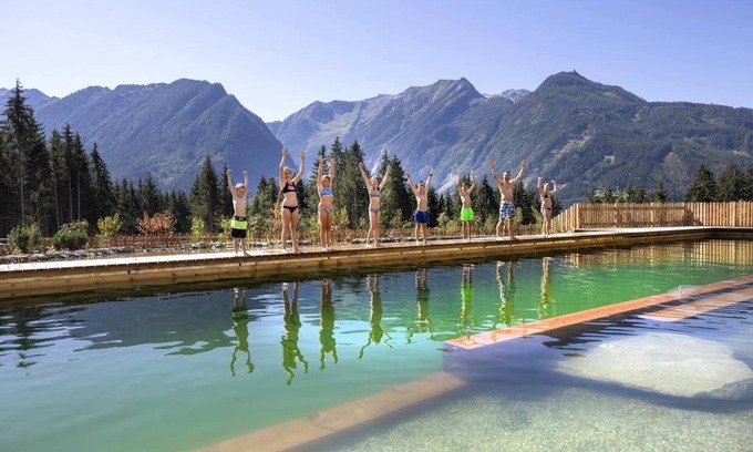 Schonbach Ski Chalet | Alpine Chalet with Ski-In Access