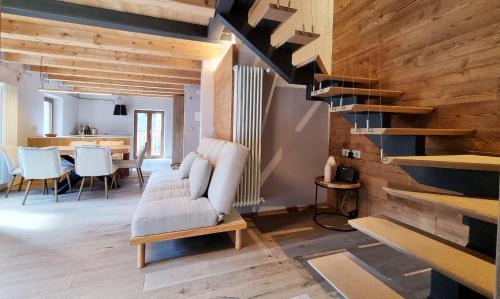 Courmayeur Apartment | Alpine Chic Retreat