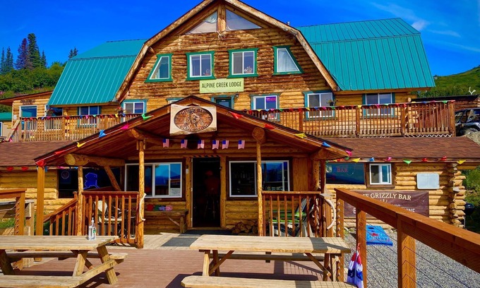 Cantwell Cabin | Alpine Creek Lodge-Denali Highway