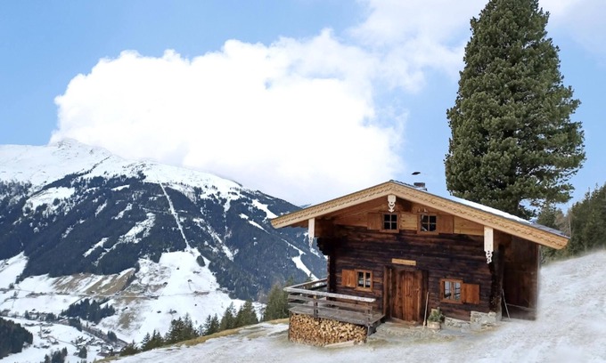 Alpbach House | Alpine hut in a remote location