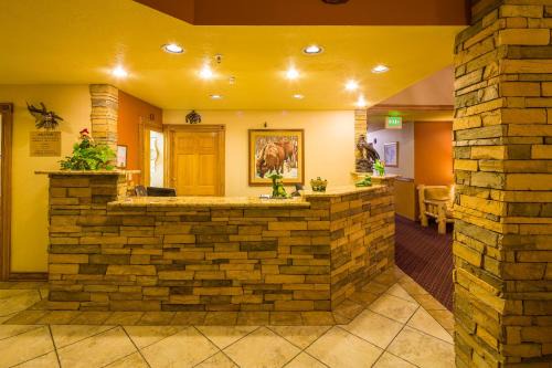 Gunnison Hotel | Alpine Inn & Suites Gunnison